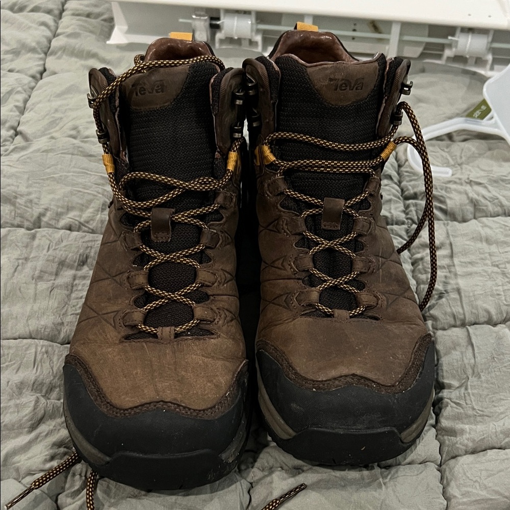 Teva Men's Dark Brown Outdoor Boots